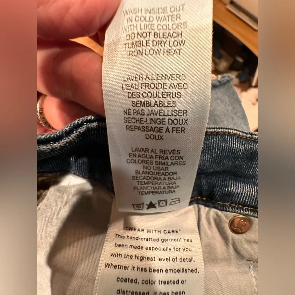 GOOD AMERICAN WOMENS SIZE 0/25 Distressed Blue Jeans